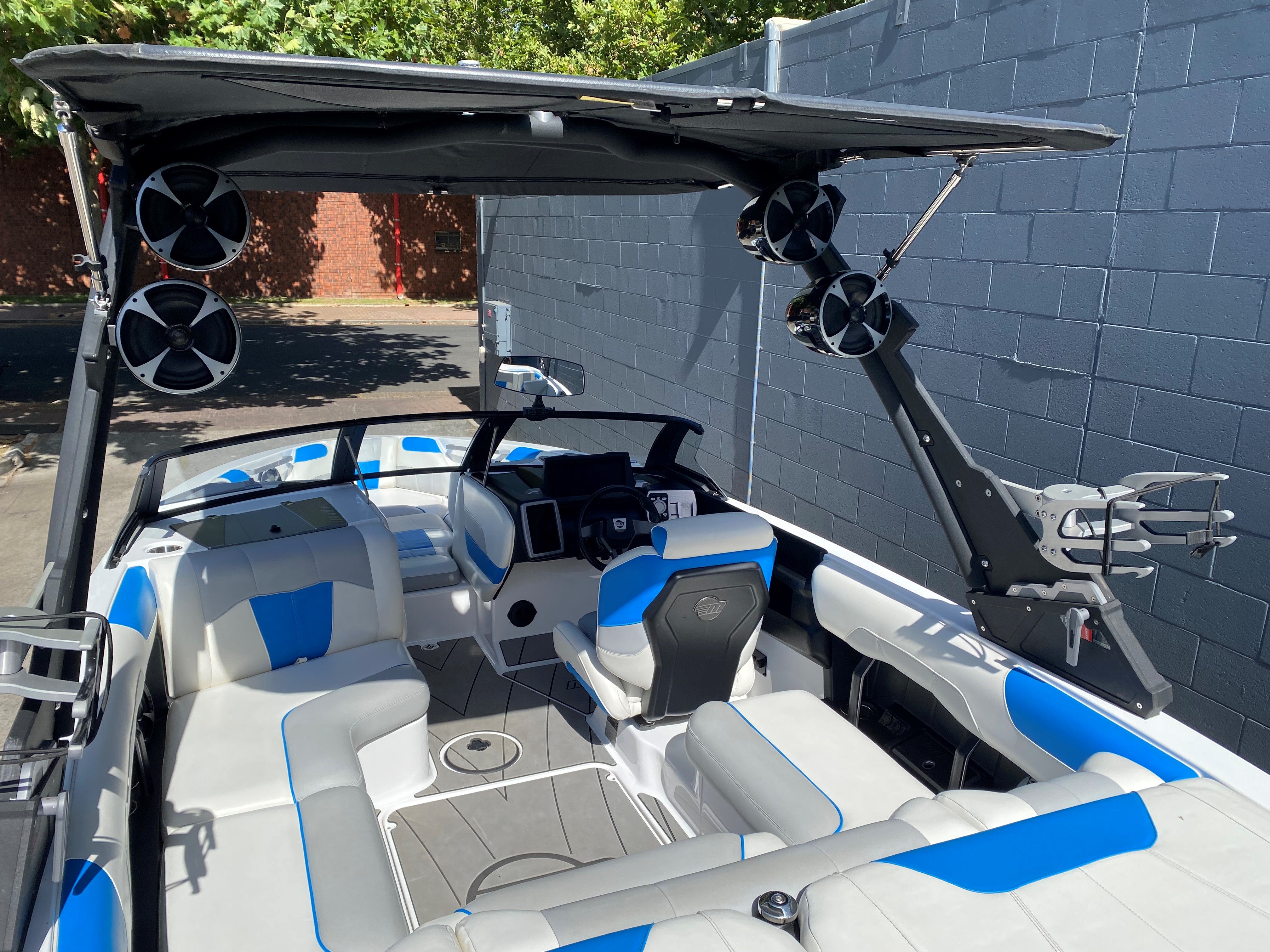 2021 Malibu Wakesetter 20 VTX - SOLD