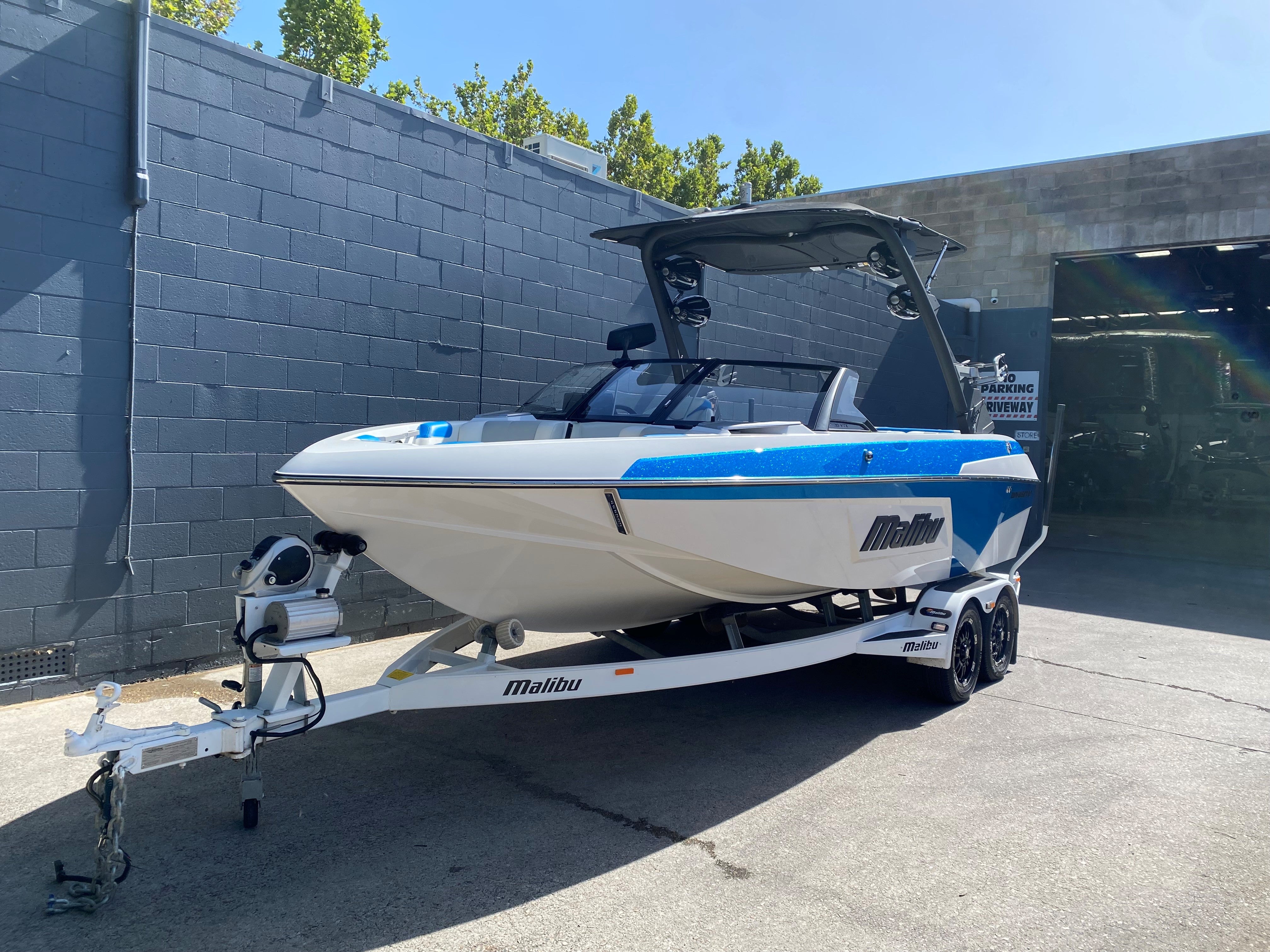 2021 Malibu Wakesetter 20 VTX - SOLD