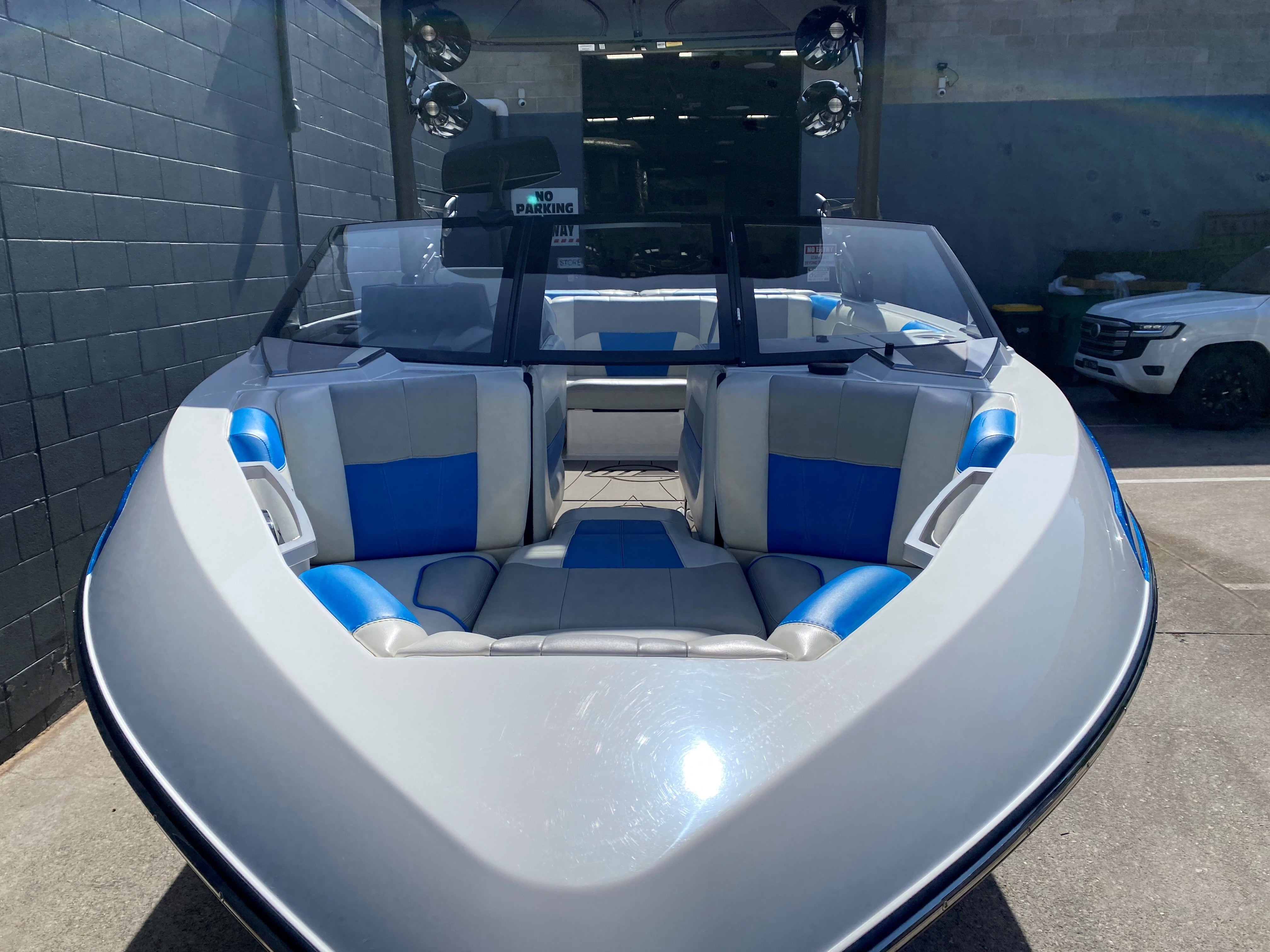 2021 Malibu Wakesetter 20 VTX - SOLD